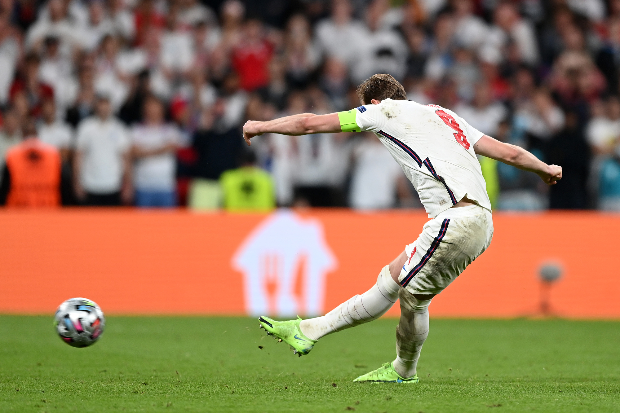 mk体育官网关于意甲赛程吃紧，多特蒙德集结日远射贴柱，更衣室稳定，临场指挥获称赞的信息